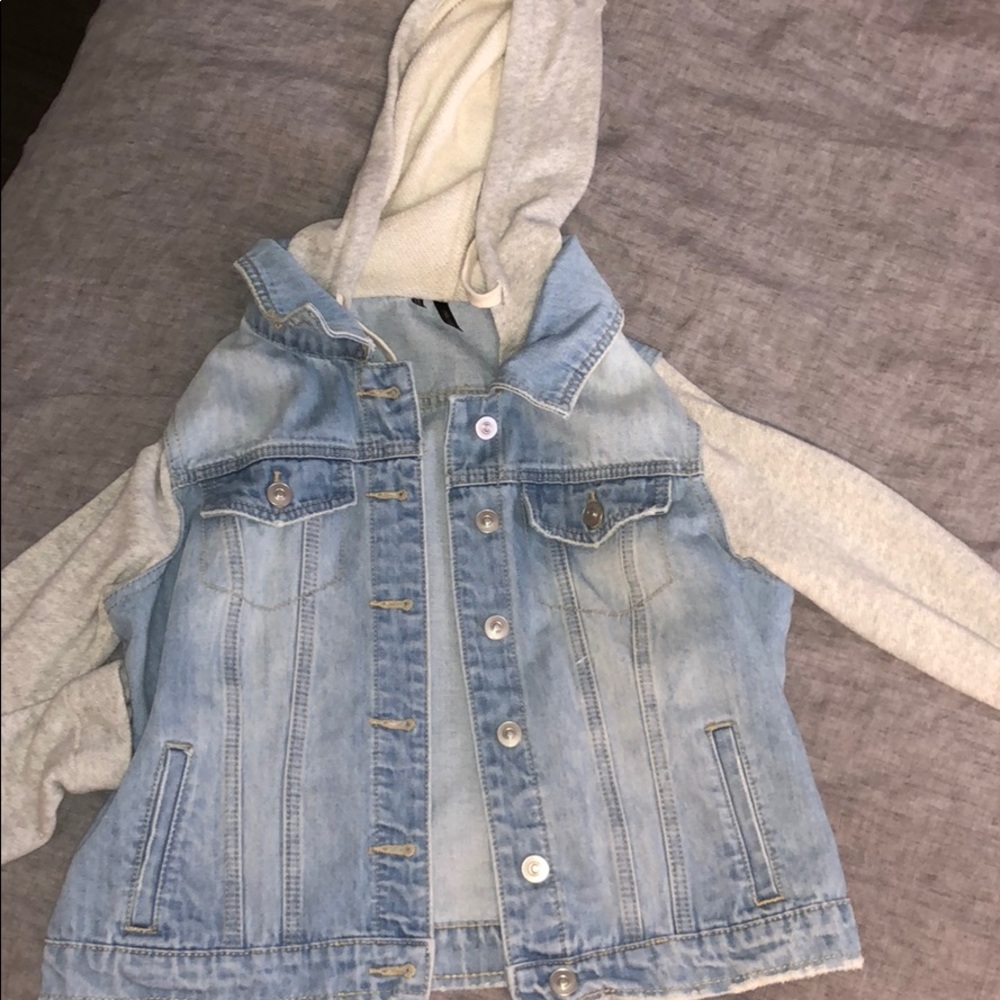 Jean jacket w hood